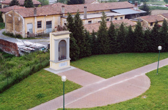 Lultima ubicazione del Tabernacolo della Madonna della Sieve. Anno 2001. (Foto A. Giovannini)  